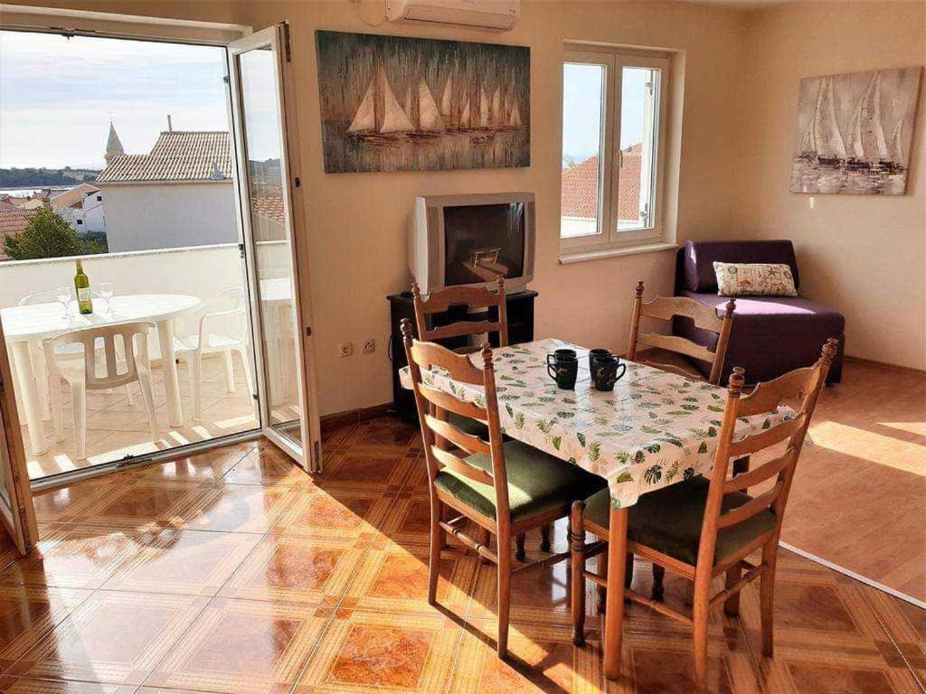 Apartments Loina Новалья Экстерьер фото